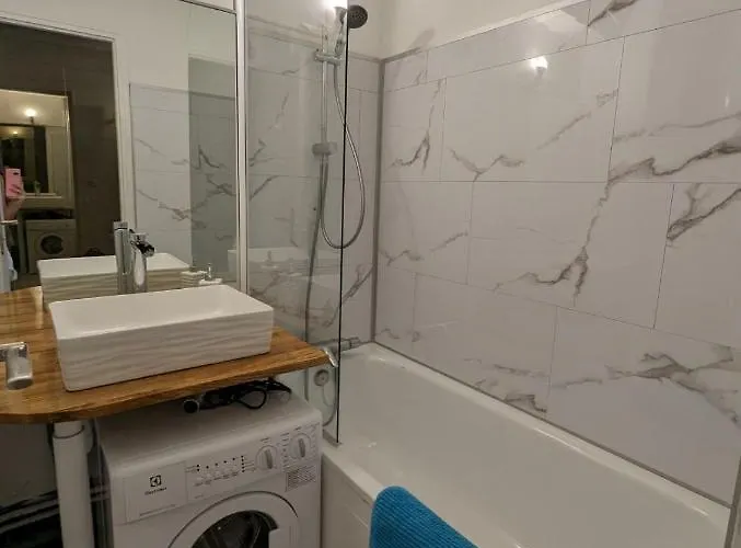 Cosy Edelweiss Апартаменты Bagneres-de-Luchon